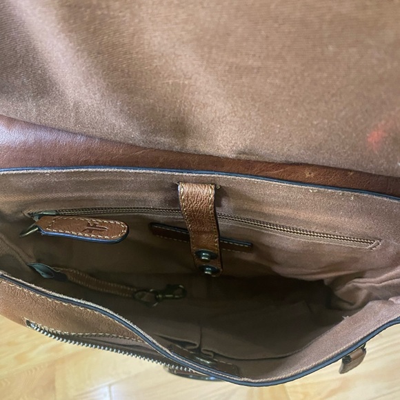 Frye Lucy leather crossbody saddle style bag - Picture 8 of 11